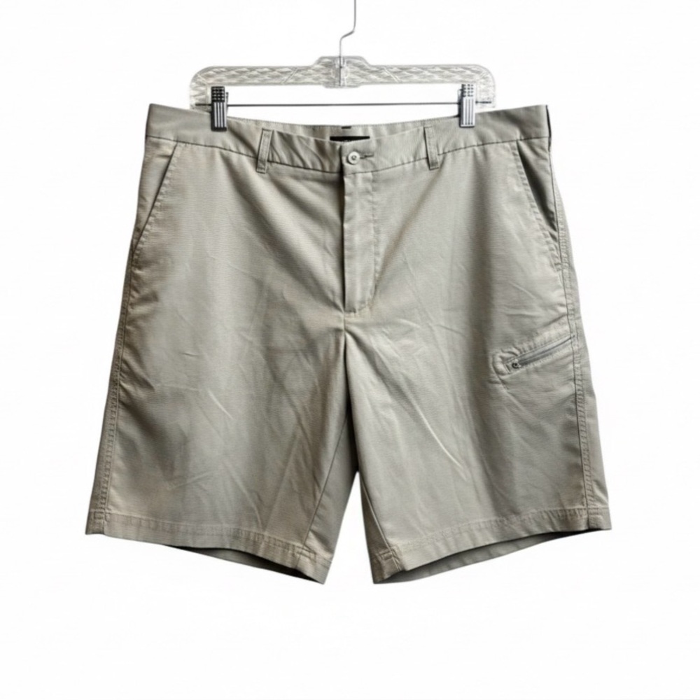 Pebble Beach Men's Light Green Cargo Shorts deep pockets. New condition